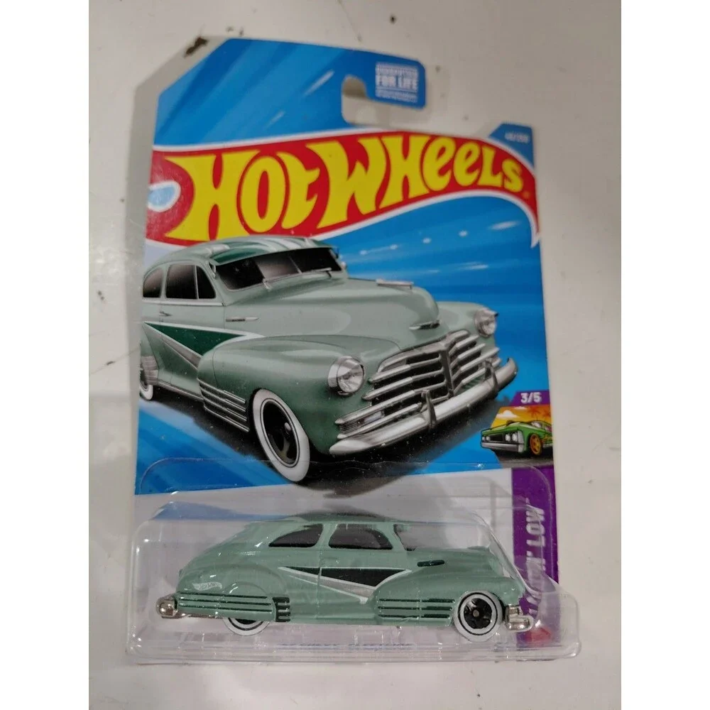 NIP Hot Wheels Layin' Low 1:64 Die Cast 1947 Chevrolet Fleetline Sedan